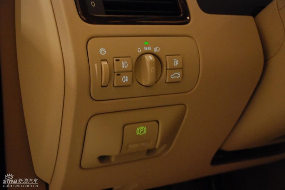国产沃尔沃S80L上市现场内饰实拍