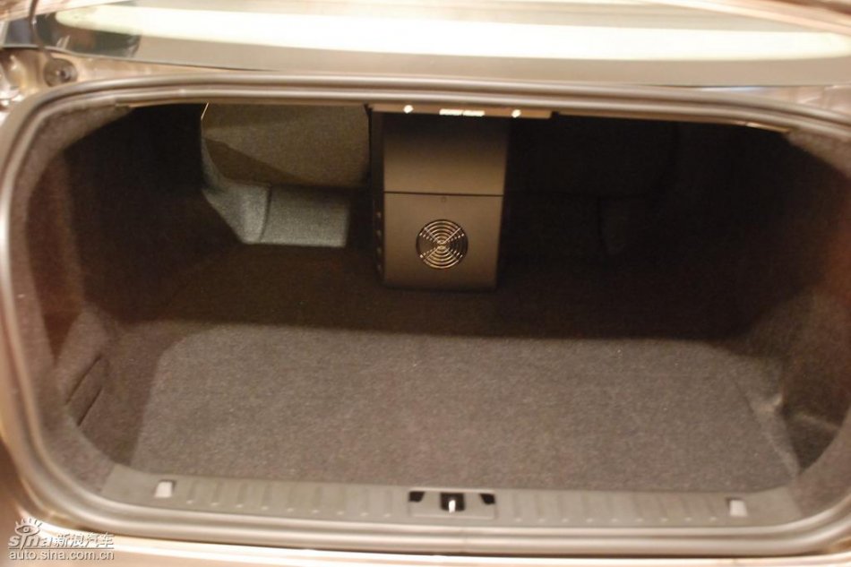 国产沃尔沃S80L上市现场内饰实拍