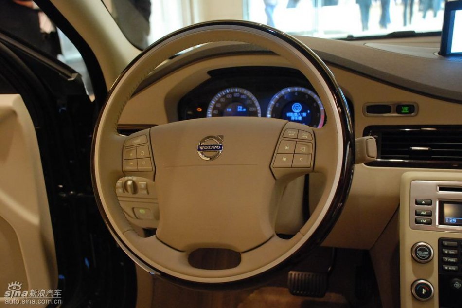 国产沃尔沃S80L上市现场内饰实拍