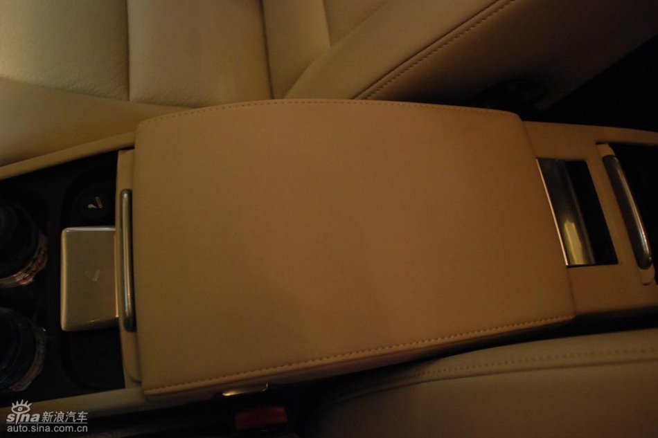 国产沃尔沃S80L上市现场内饰实拍