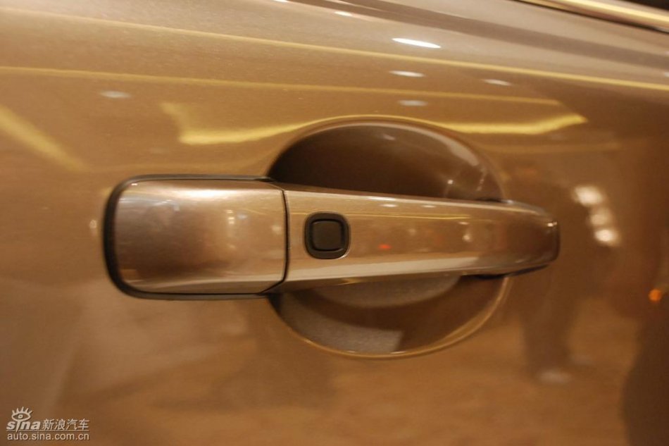 国产沃尔沃S80L上市现场外观实拍