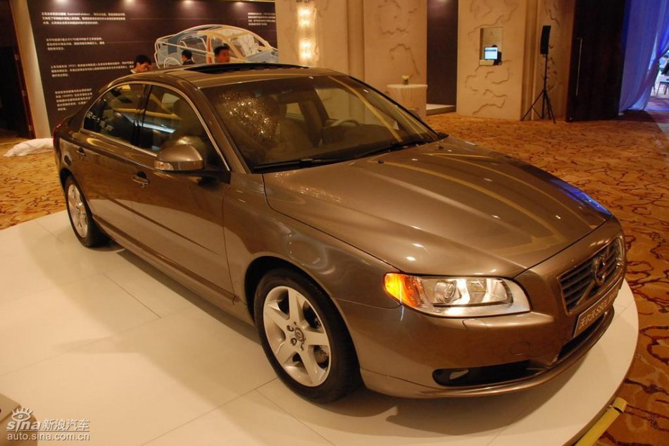 国产沃尔沃S80L上市现场外观实拍