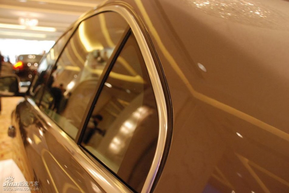 国产沃尔沃S80L上市现场外观实拍