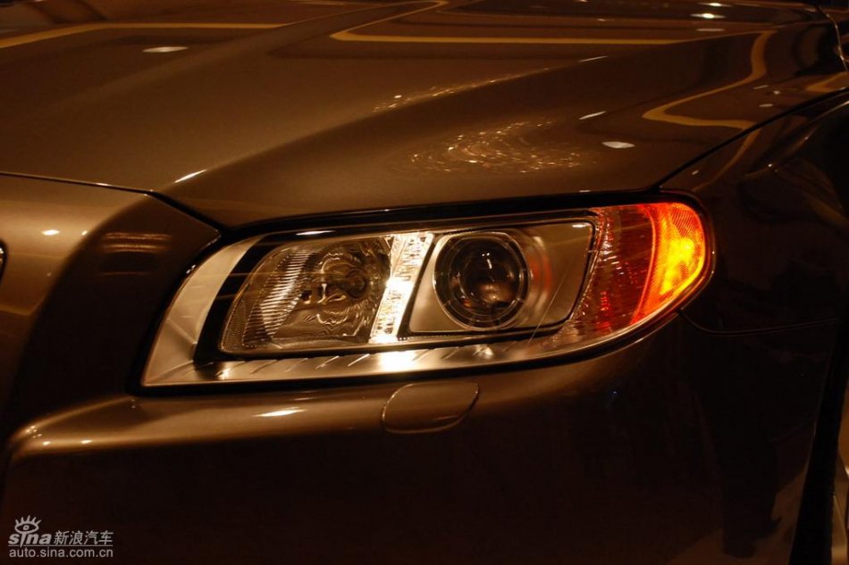 国产沃尔沃S80L上市现场外观实拍