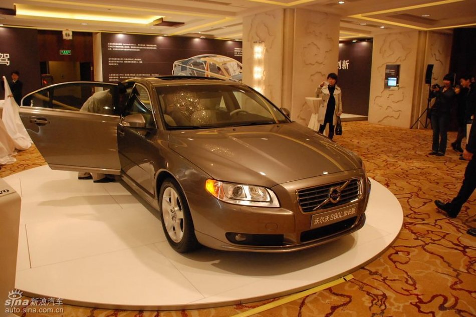 国产沃尔沃S80L上市现场外观实拍