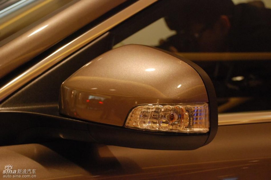 国产沃尔沃S80L上市现场外观实拍