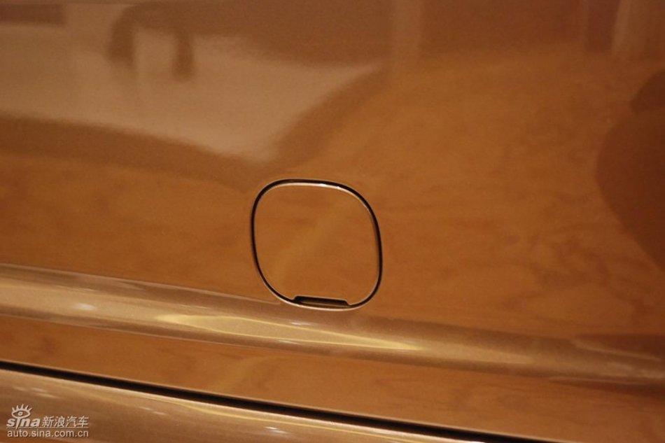 国产沃尔沃S80L上市现场外观实拍