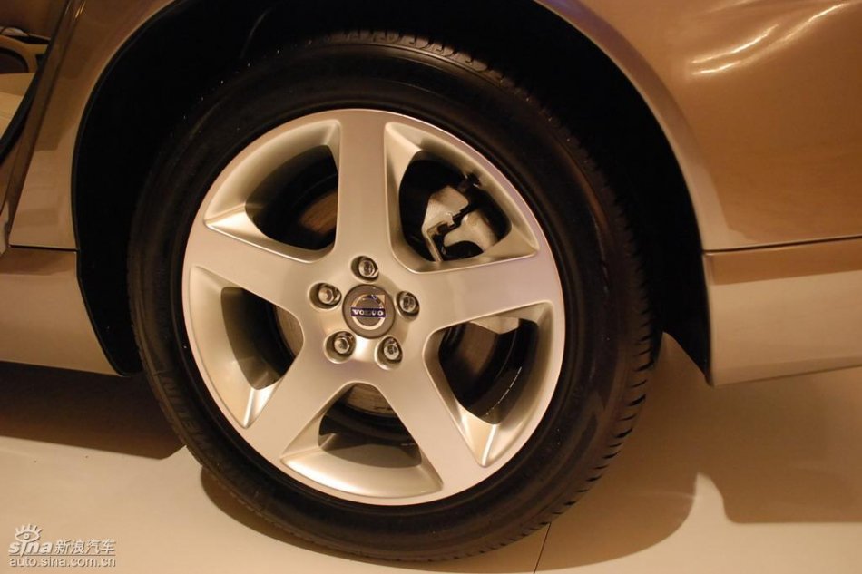 国产沃尔沃S80L上市现场外观实拍