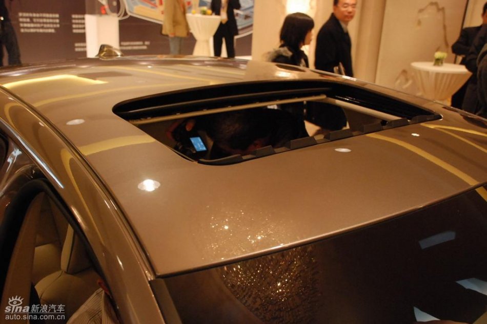 国产沃尔沃S80L上市现场外观实拍