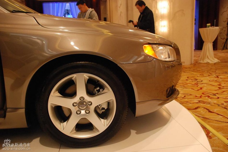 国产沃尔沃S80L上市现场外观实拍