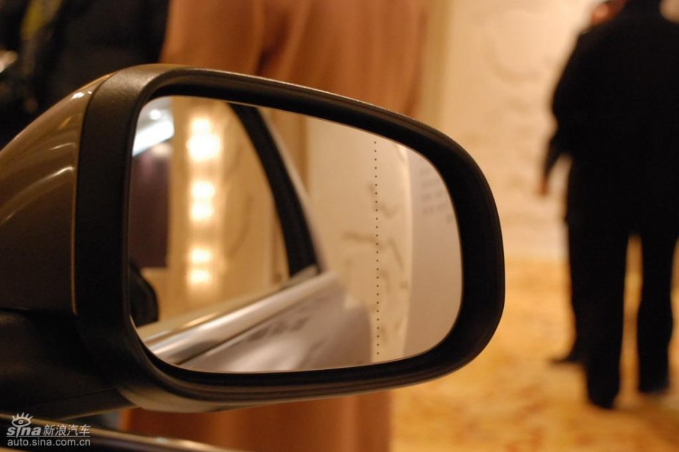 国产沃尔沃S80L上市现场外观实拍