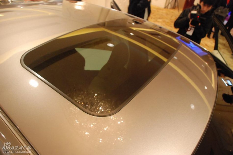 国产沃尔沃S80L上市现场外观实拍