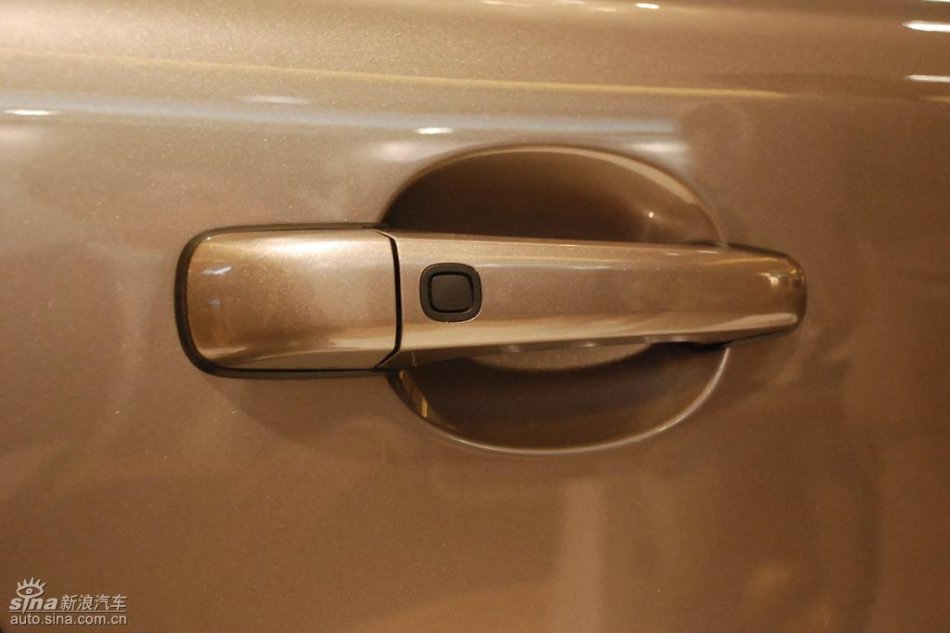 国产沃尔沃S80L上市现场外观实拍