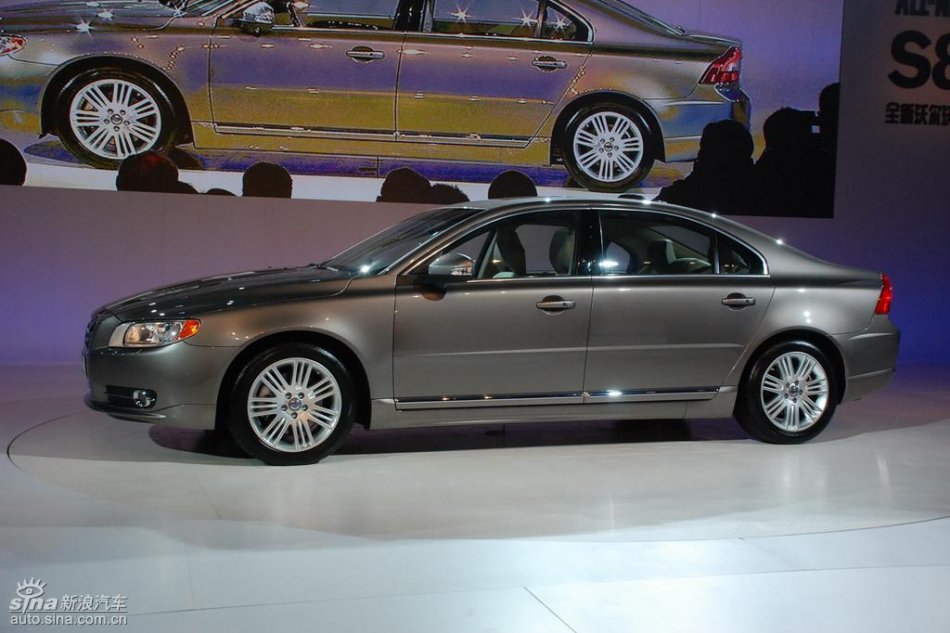 国产沃尔沃S80L新车亮相