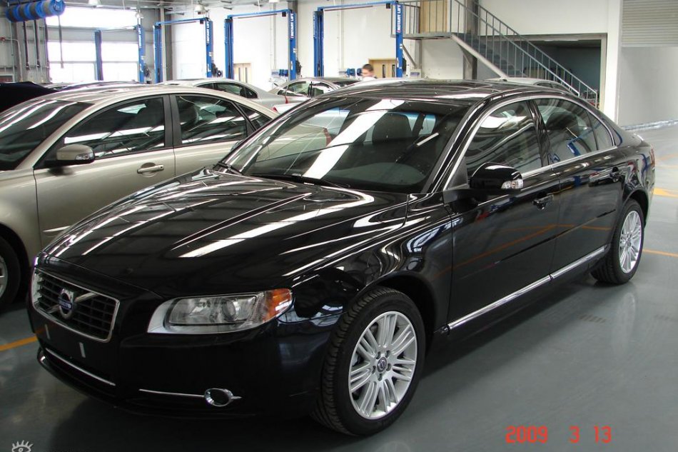 国产Volvo S80L到店图