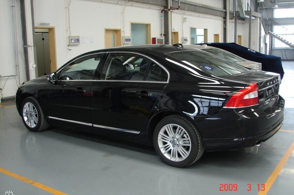 国产Volvo S80L到店图