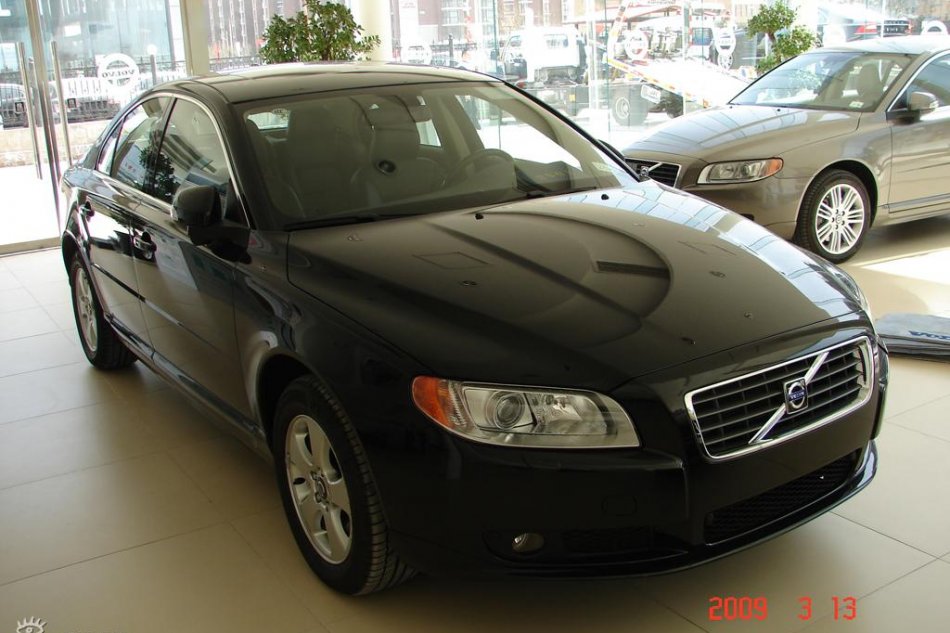 国产Volvo S80L到店图