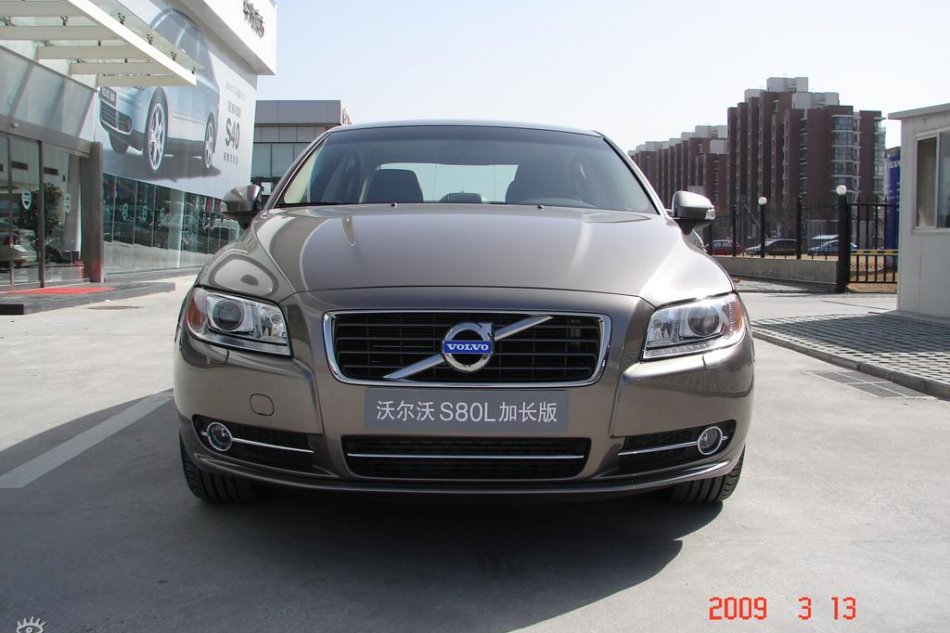 国产Volvo S80L到店图