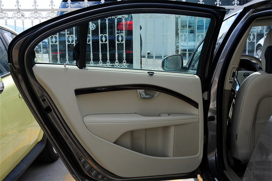 沃尔沃S80L 2012款 T5智尊版 空间