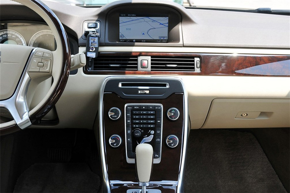 沃尔沃S80L 2012款 T5智尊版 内饰