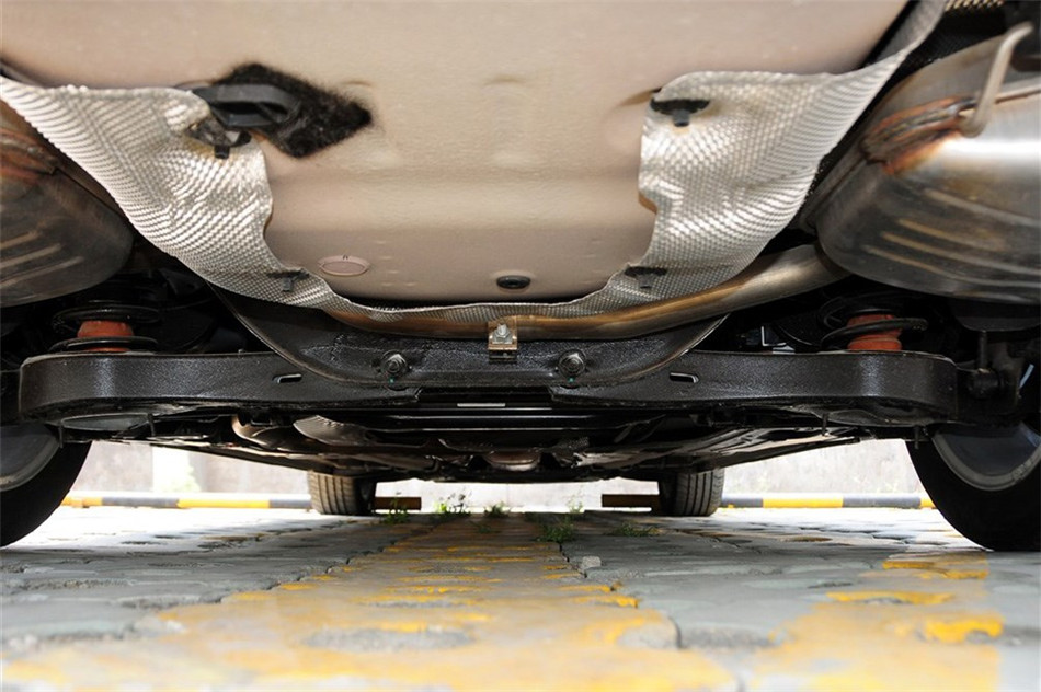 沃尔沃S80L 2012款 T5智尊版 引擎底盘