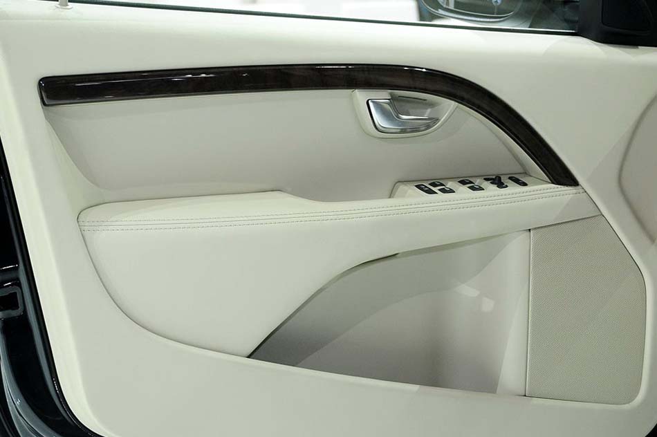 2014款 2.0T T5 智尊行政版 座椅空间