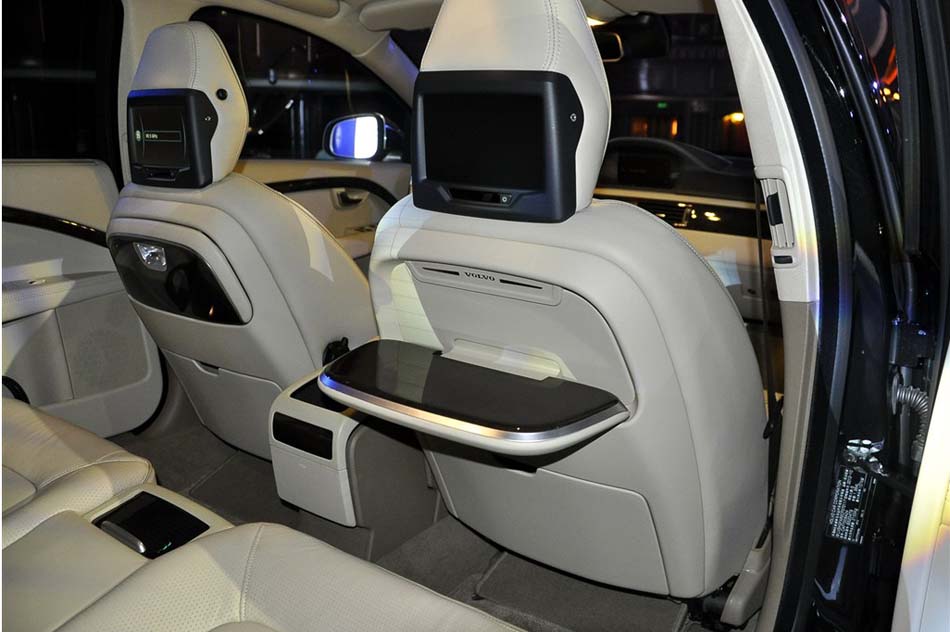 2014款 2.0T T5 智尊行政版 座椅空间