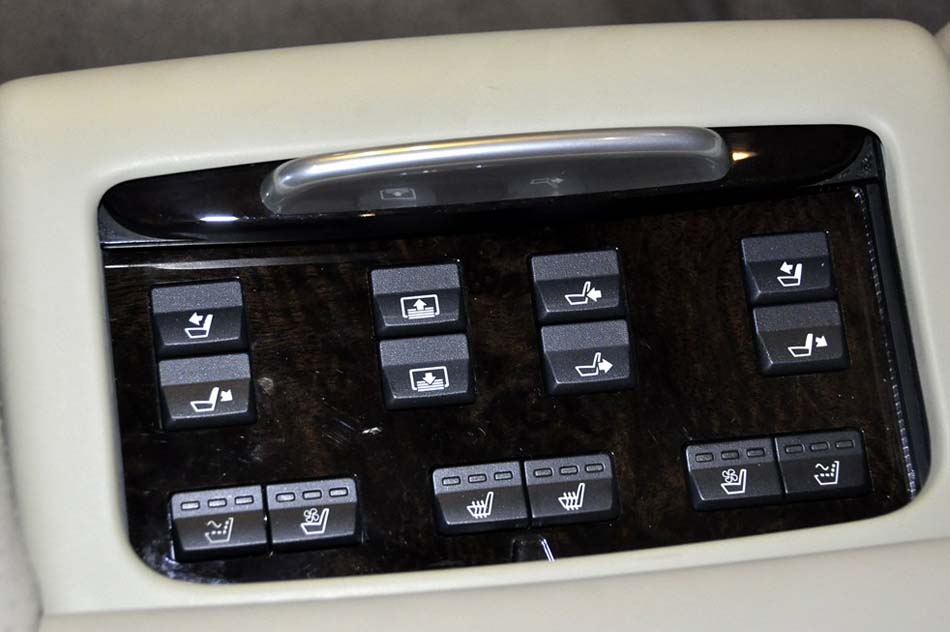 2014款 2.0T T5 智尊行政版 座椅空间