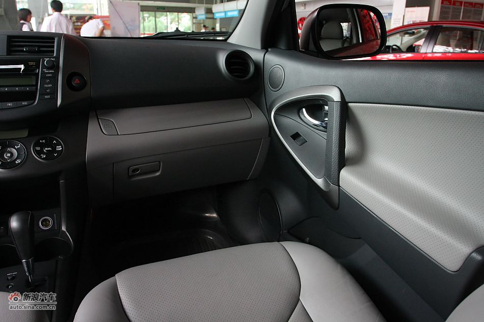 RAV4 2.4自动豪华版