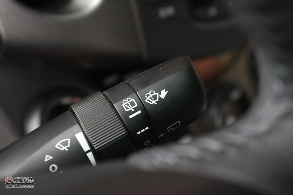 RAV4 2.4自动豪华版