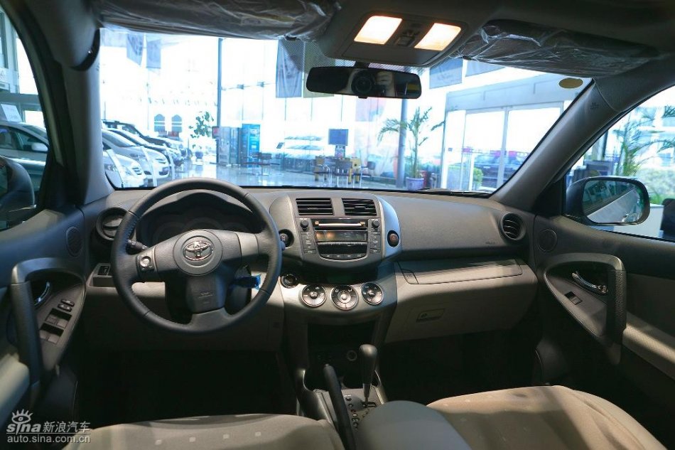 国产丰田RAV4内饰实拍