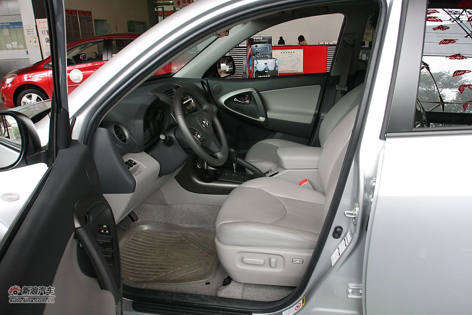RAV4 2.4自动豪华版