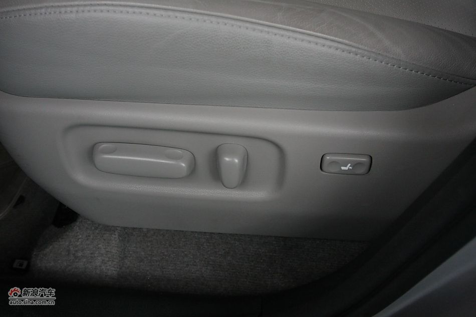 RAV4 2.4自动豪华版