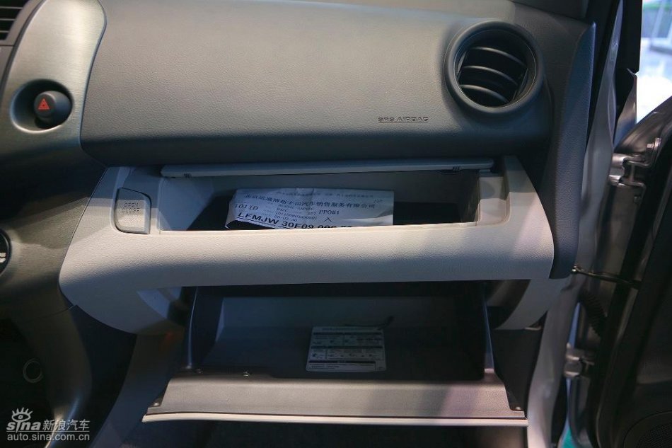 国产丰田RAV4内饰实拍