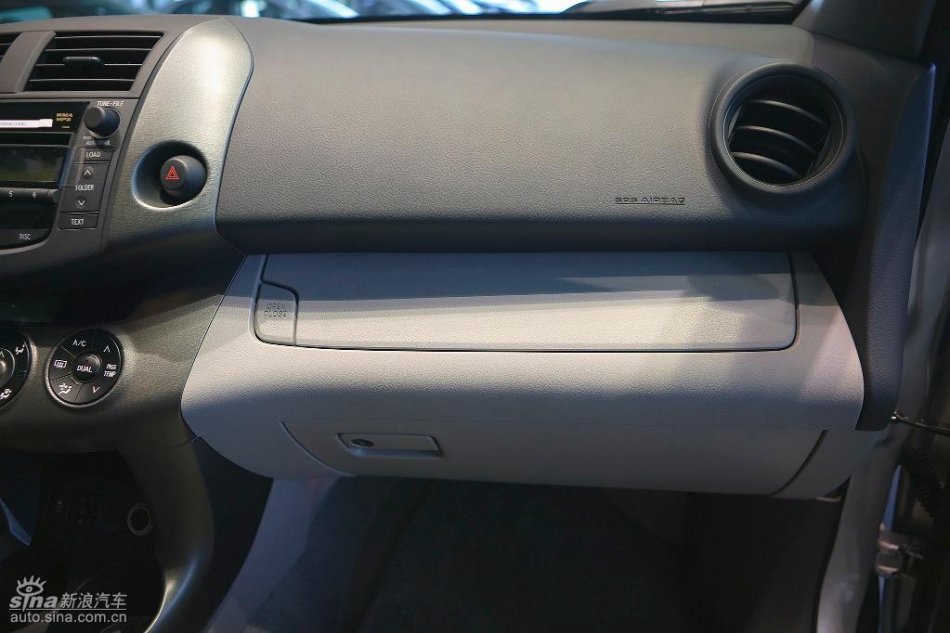 国产丰田RAV4内饰实拍