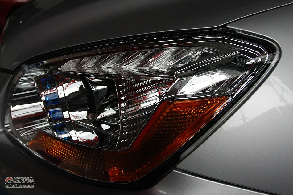 RAV4 2.4自动豪华版