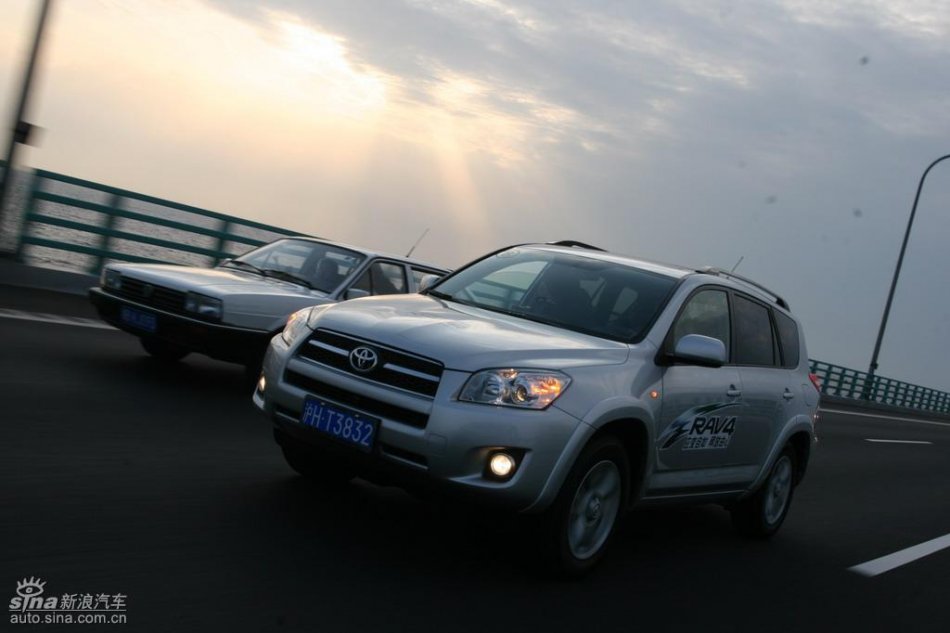 RAV4多路况下动态