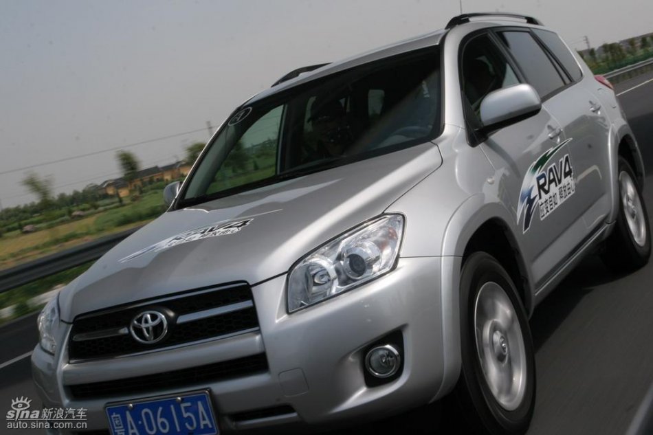 RAV4多路况下动态