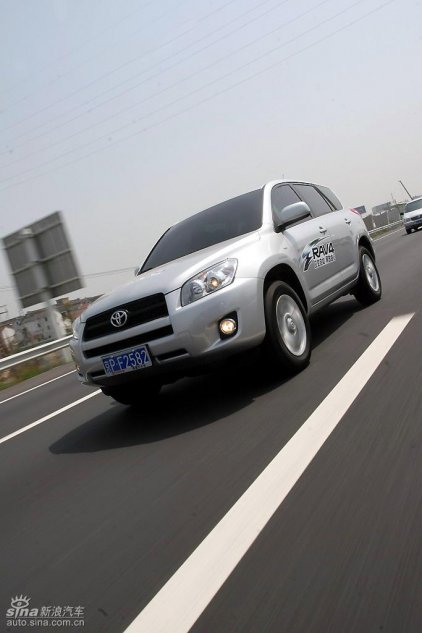 RAV4多路况下动态