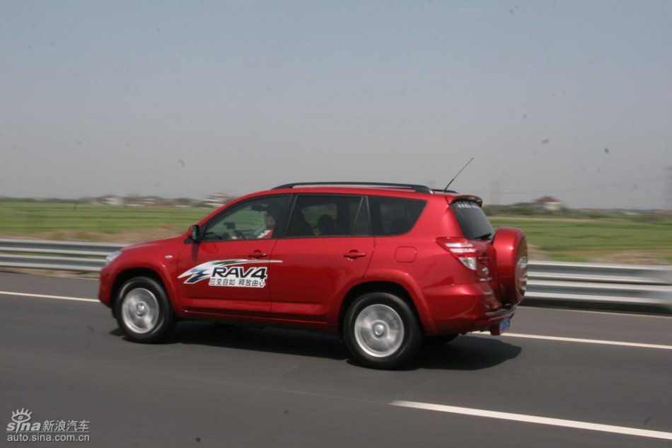 RAV4多路况下动态