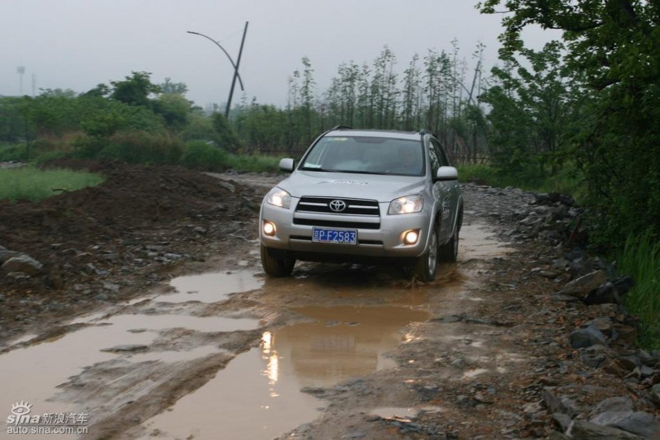 RAV4多路况下动态