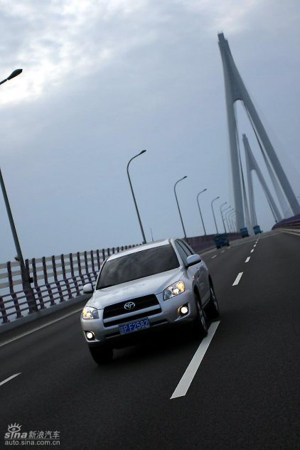 RAV4多路况下动态