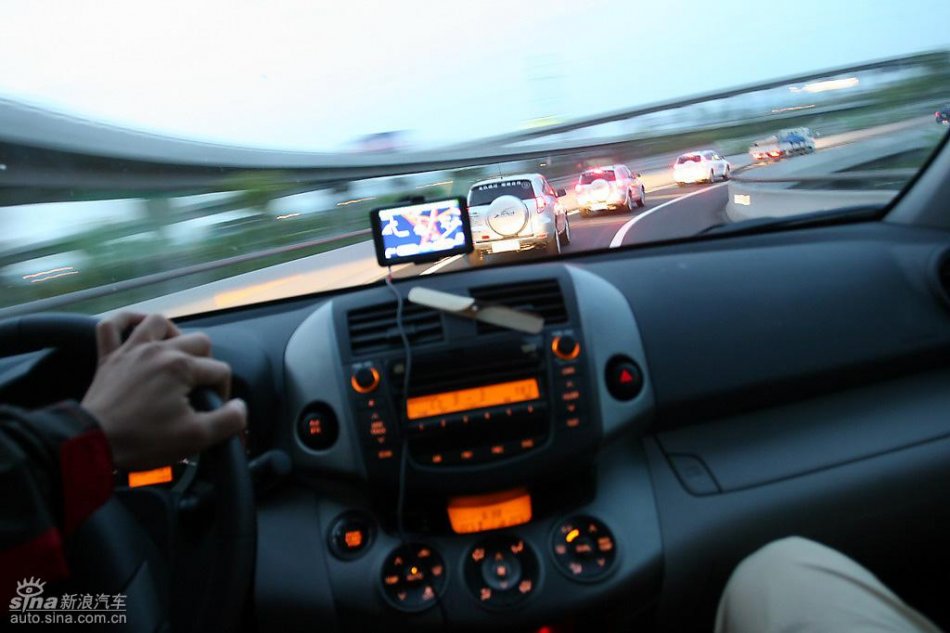 RAV4多路况下动态