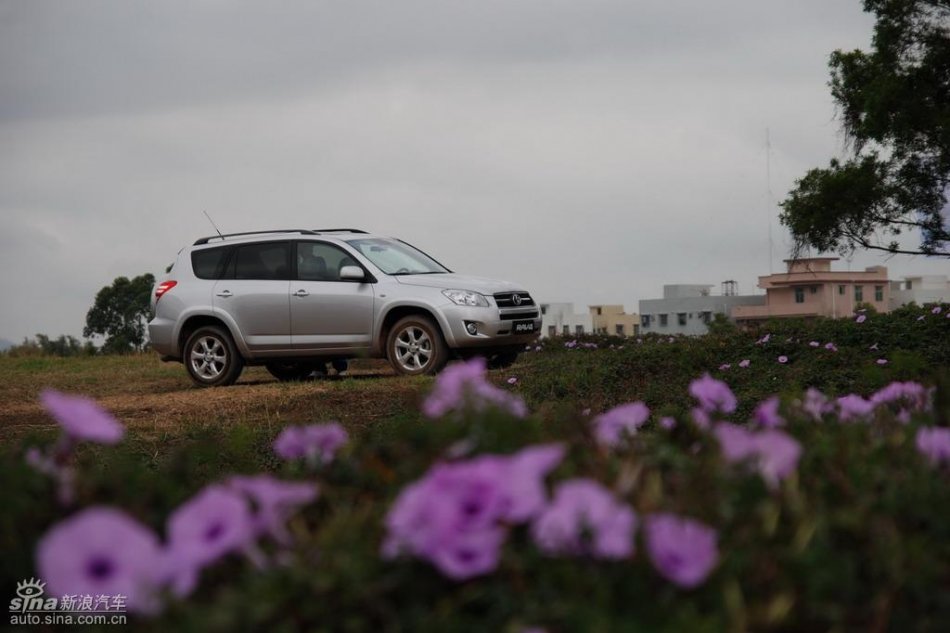 天津一汽丰田RAV4实拍图