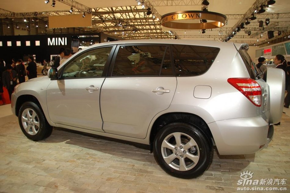 天津一汽丰田RAV4