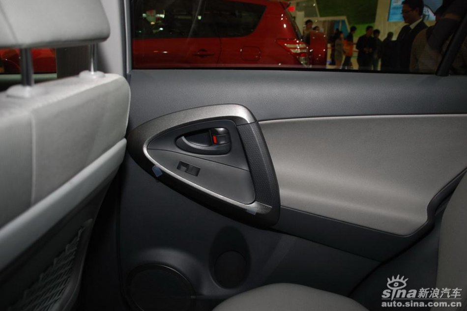 天津一汽丰田RAV4