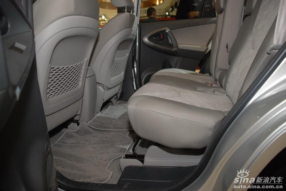 天津一汽丰田RAV4