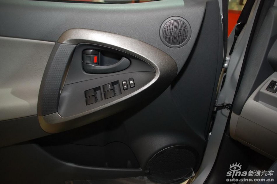 天津一汽丰田RAV4