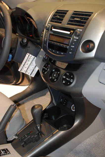 RAV4上市现场内饰实拍图