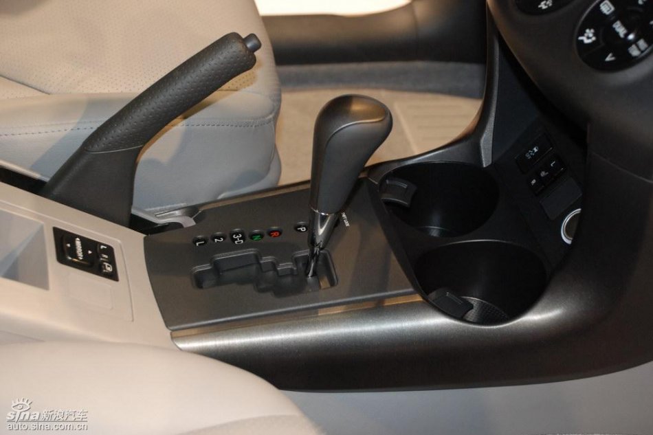 RAV4上市现场内饰实拍图